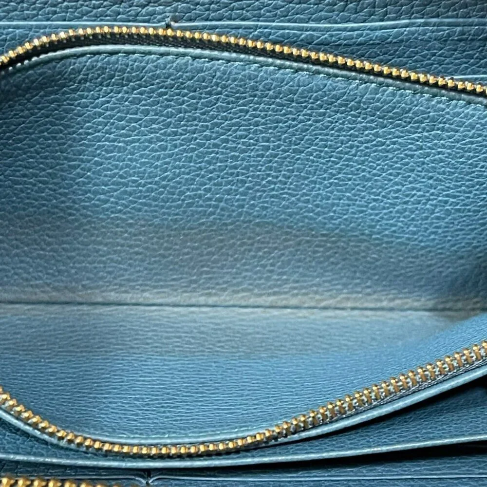 Gucci Blue Leather Zip-Around Wallet  Embossed Logo Authentic